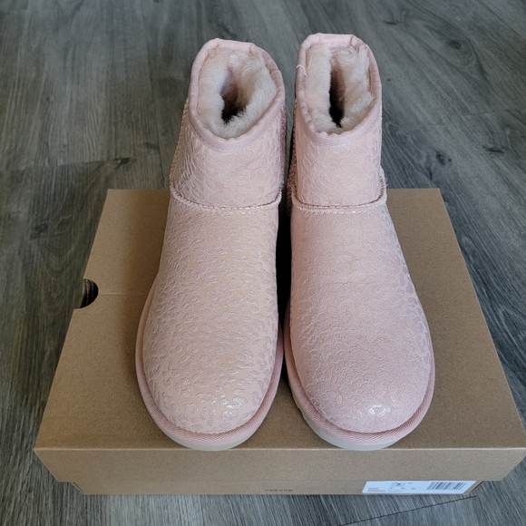 UGG Classic Mini Snow Leopard Suede Boot - Picture 3 of 10